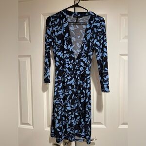 Chic Black & Blue Wrap Dress with Leaf Print – Size S BCBG